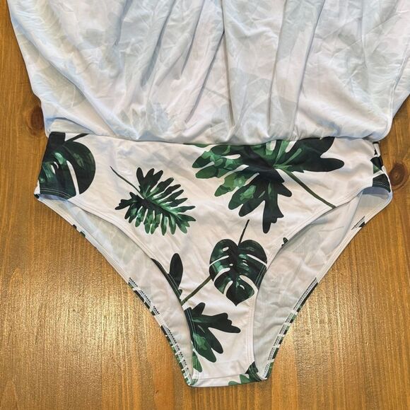 Green & White leaf swimdress women’s one piece swimwear NWOT XXL - Picture 9 of 13